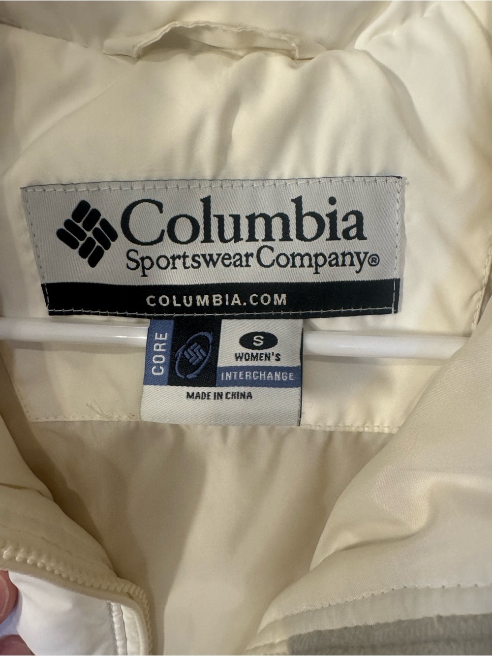 Columbia Women’s Small Ivory Down Puffer Vest Quilted Full Zip - Picture 5 of 10